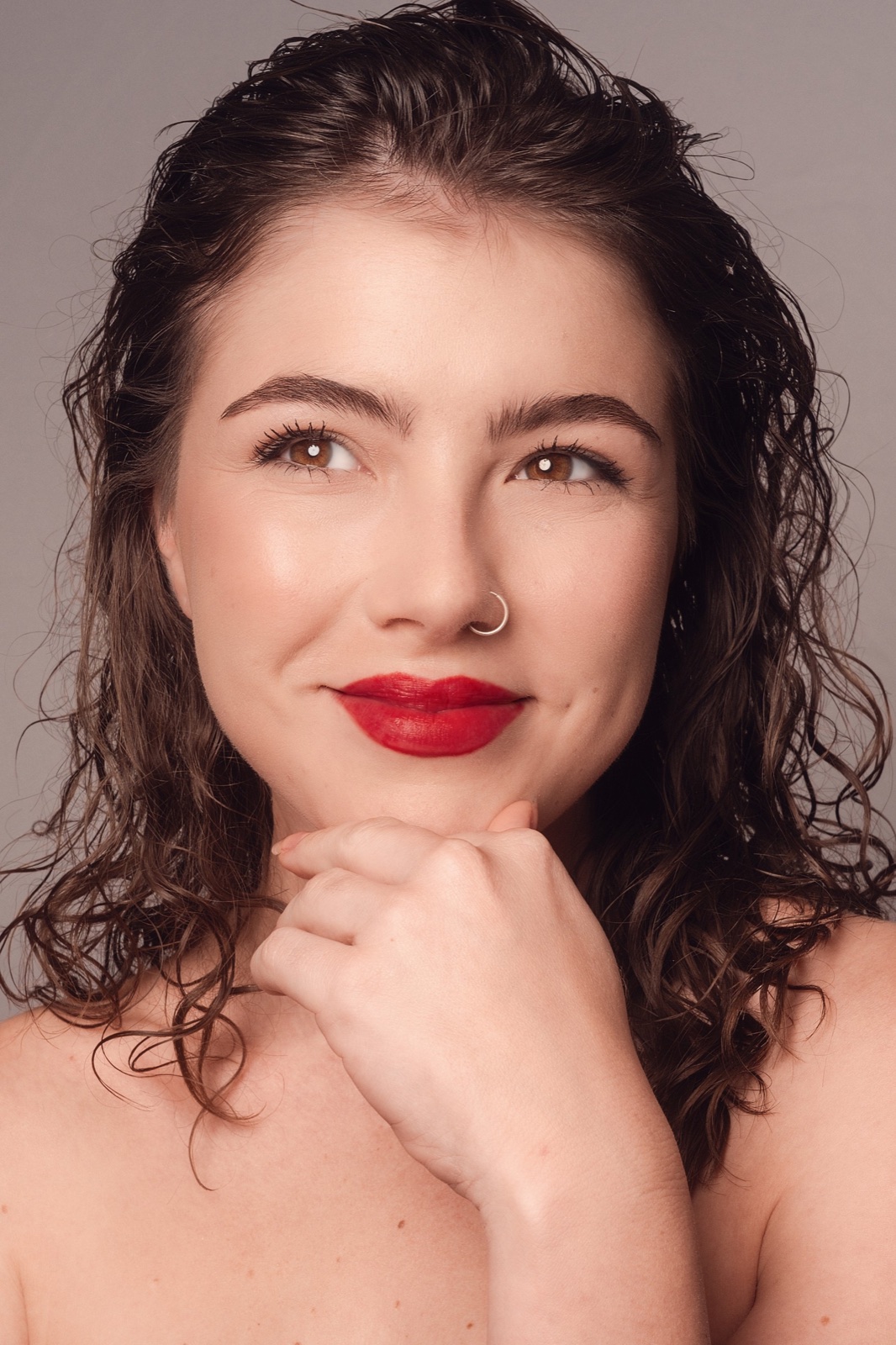 Natural glam with red lip